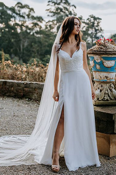 Sexy wedding gowns with a split
