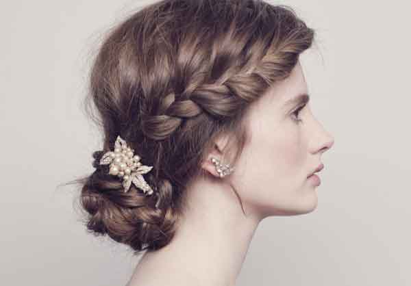 Wedding Hair style Trends - Bridal hair combs - Wedding dress jewellery