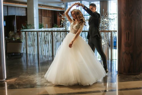 the tradition of the bride and grooms first waltz