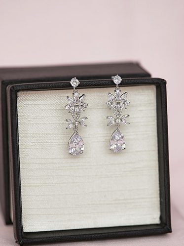 Small wedding dress earrings
