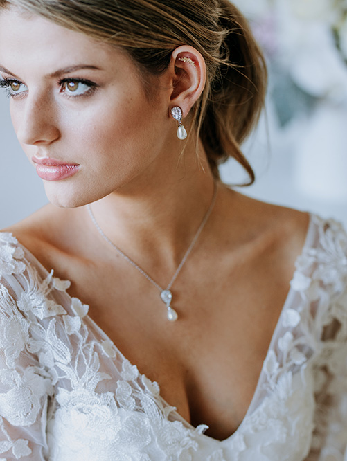 Pearl wedding earrings Mystic set of jewellery