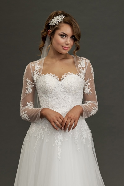 Bridal jacket with long lace sleeves