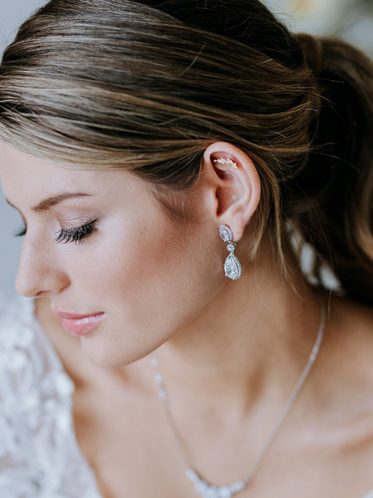 Elegant bridal drop earrings
