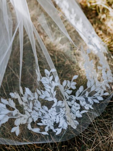Wedding veils with lace