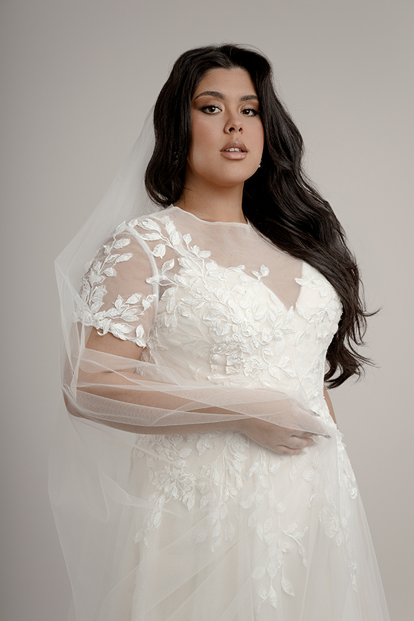 Large size wedding dresses with sleeves