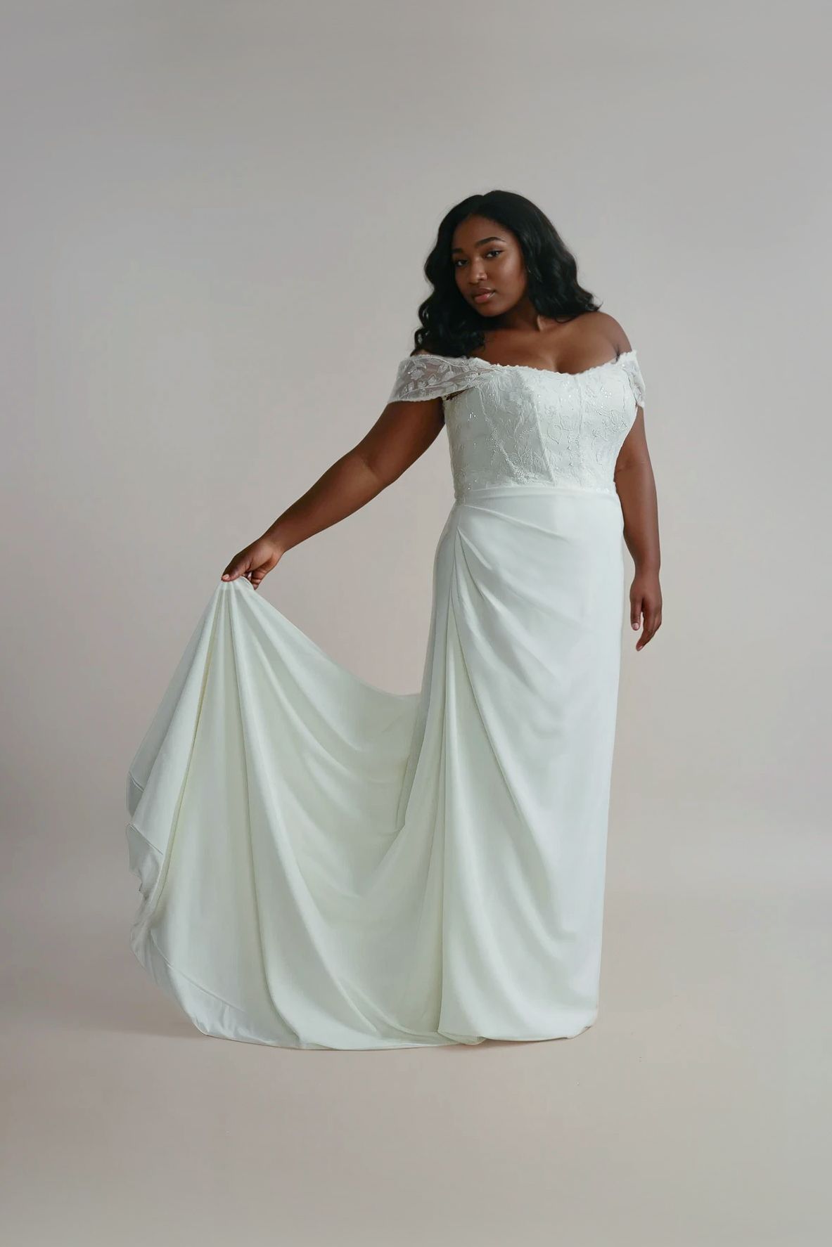 Plus Size Off The Rack Wedding Dress (1)