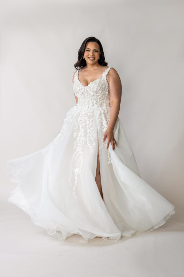 Tiana Curve Wedding Dress