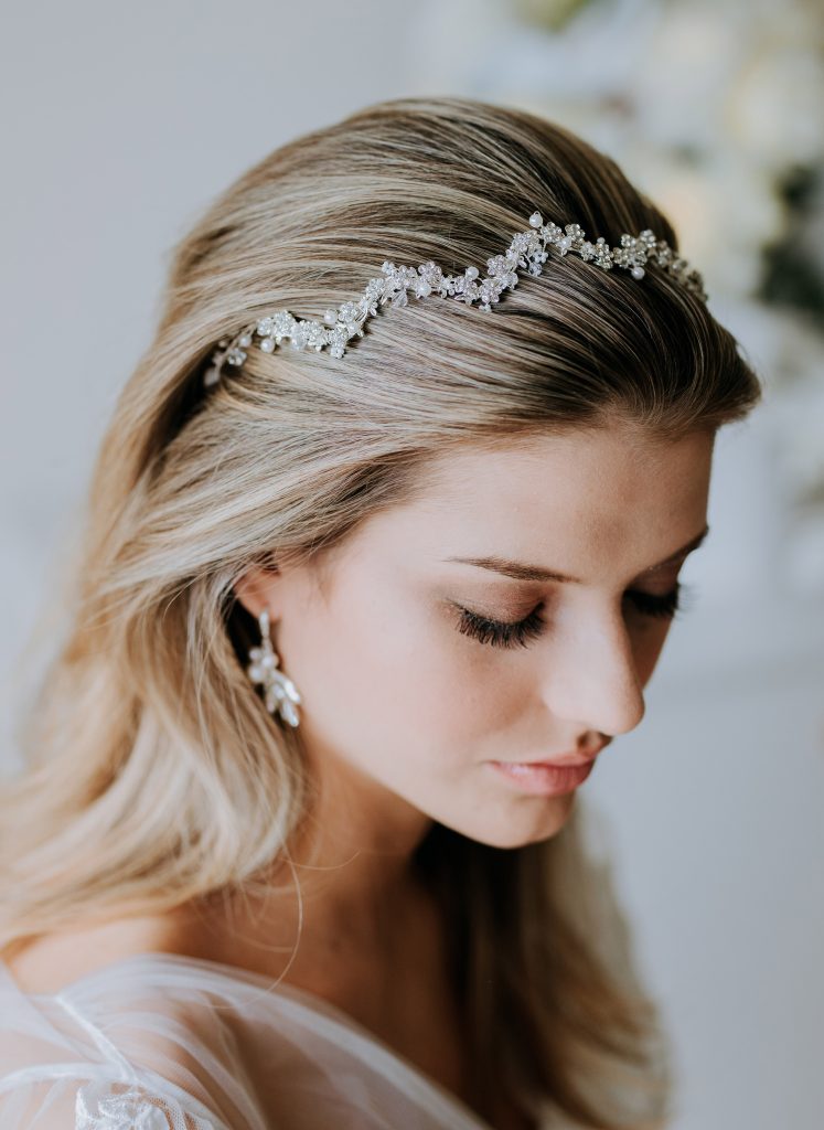 Zigzag bridal hair vine