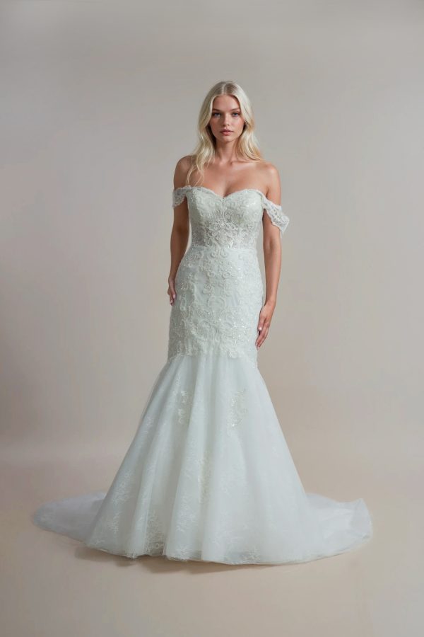 Trumpet skirt wedding dress.