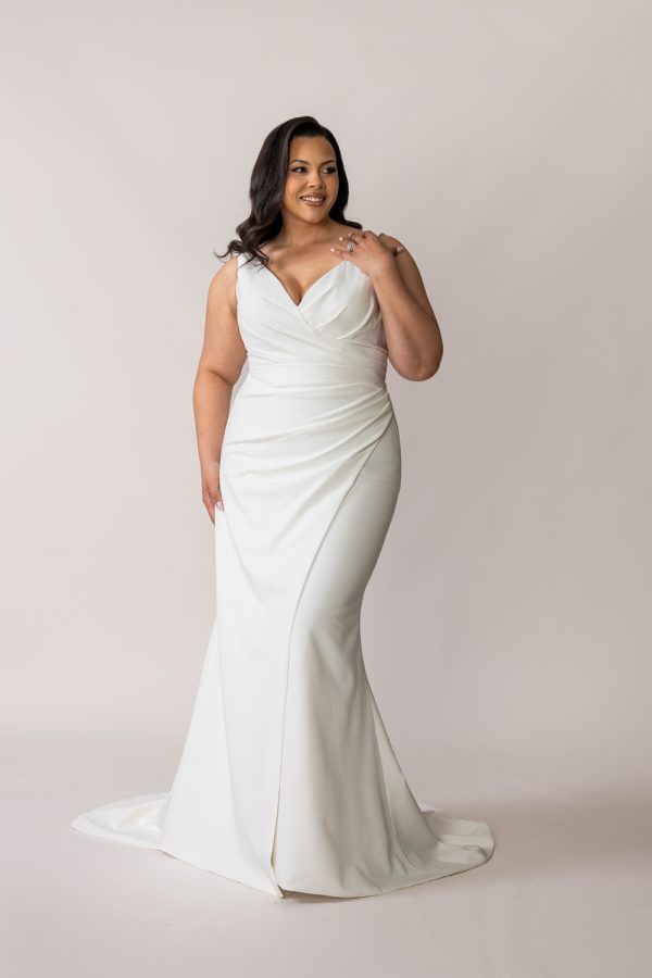plus size fitted wedding dress