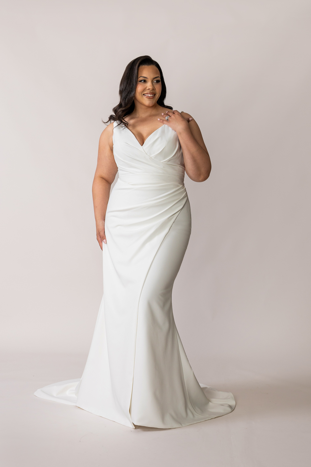 plus size fitted wedding dress