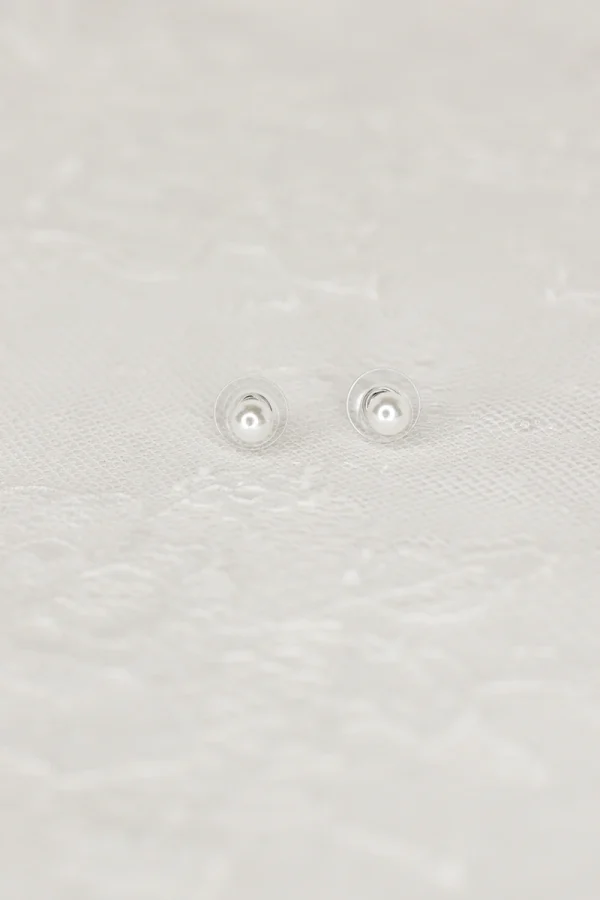 Small Pearl Studs
